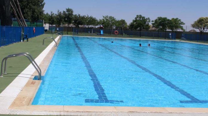 Imagen de archivo de la piscina municipal