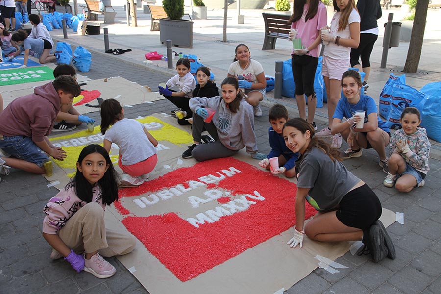 Elaborando la alfombra de niños