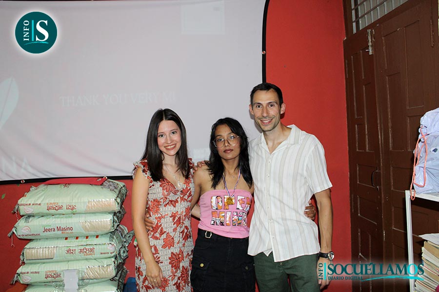 Las niñas apadrinadas por Beatriz y Félix. Foto UDANA