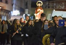 La Banda Municipal procesiona con su patrona Santa Cecilia