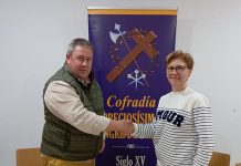 La Cofradía de la Sangre de Cristo firma un acuerdo de acompañamiento musical con la Banda Municipal de Música de Socuéllamos