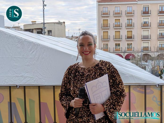 Salomé Carrión en el desfile de comparsas 2025