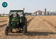 Animado Concurso Nacional de Arada con Tractor con maniobras y tiro de reja