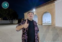 Agustín Durán ha hecho reír al público que llenaba la nave de la Casa de la Encomienda