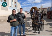 Los muleros de Socuéllamos celebran la Festividad de Todos los Santos recorriendo las calles con sus reatas de mulas