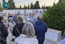 Interesante visita guiada al Cementerio Municipal, dirigida por Alfonso Montero.