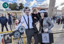 Socuéllamos da el último adiós a doña Sardina en un divertido desfile