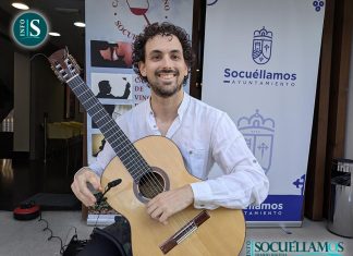 El talento de Álvaro Toscano y el vino Entrelindes brillan en el Museo Torre del Vino en la cata organizada por Asocaviso
