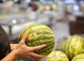 ASAJA Ciudad Real exige poner fin al uso del vino, el aceite 0 el melón como productos reclamo en las grandes superficies