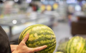 ASAJA Ciudad Real exige poner fin al uso del vino, el aceite 0 el melón como productos reclamo en las grandes superficies