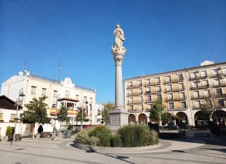Nace una iniciativa ciudadana para erigir un monumento a la Inmaculada en la Plaza de la Constitución