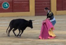 Benito Cuevas, indiscutible triunfador de la becerrada de Manchavino