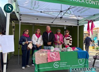 Socuéllamos visibiliza la lucha contra el cáncer con un espacio informativo en el Mercadillo Municipal
